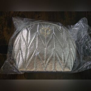 NEW! clé de peau, Metallic Gold Pouch + 3 Piece Travel Set!